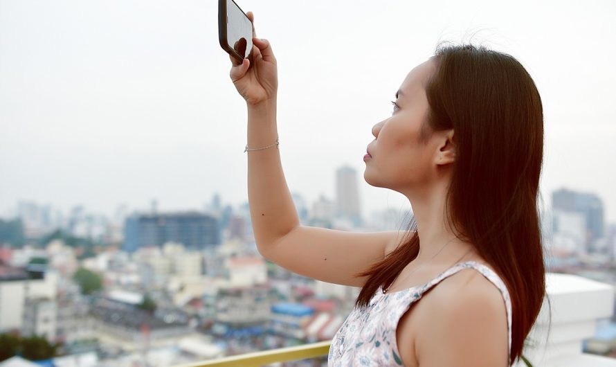 为什么深夜聊天让人感到兴奋和亲密