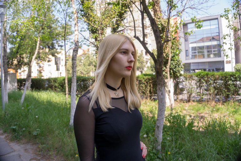 打造令人印象深刻的在线形象二十五张有效的个人资料照片推荐