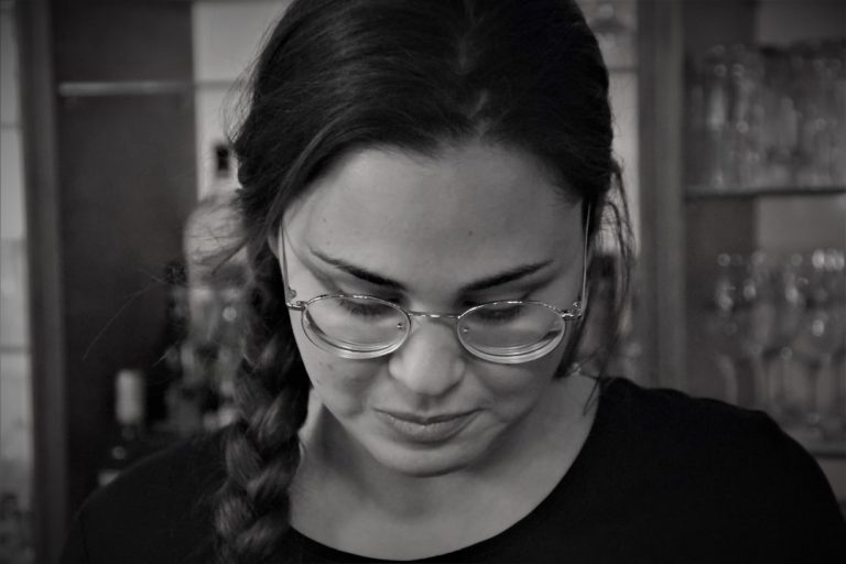 在线约会与现实见面的平衡