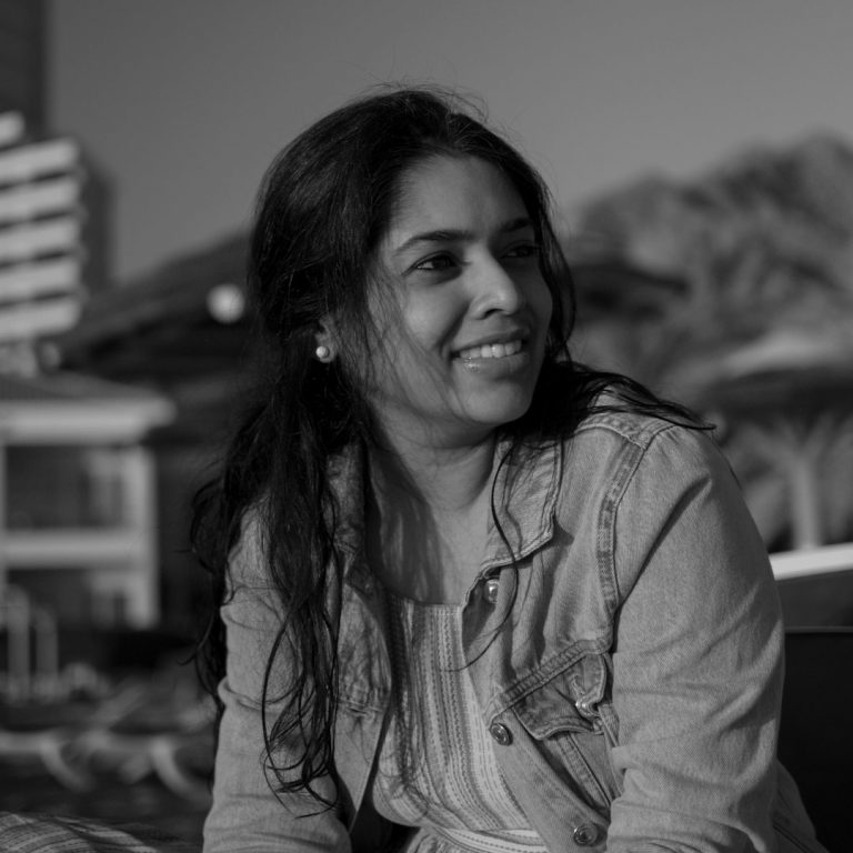 专家揭露免费聊天应用的真实故事