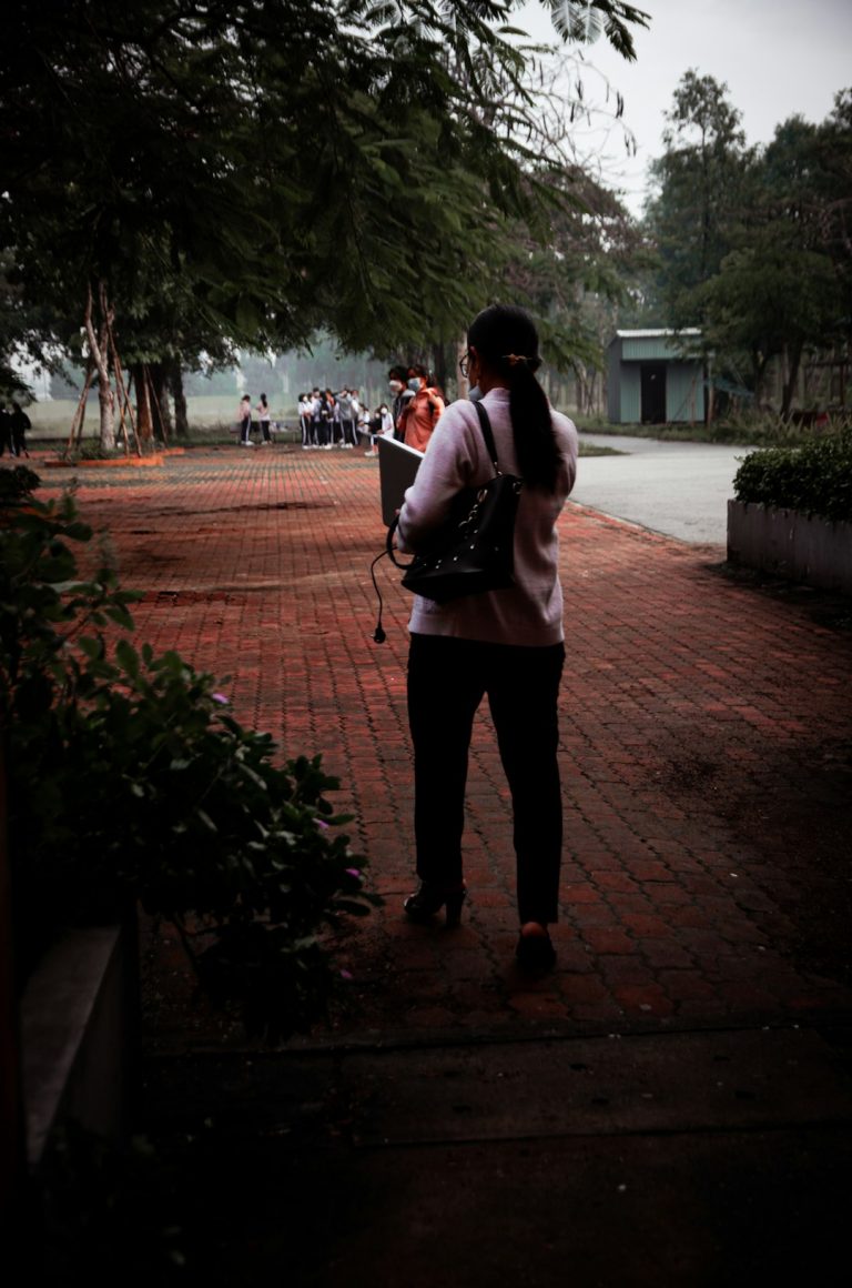 如何避免在开场白中过度分享实用技巧