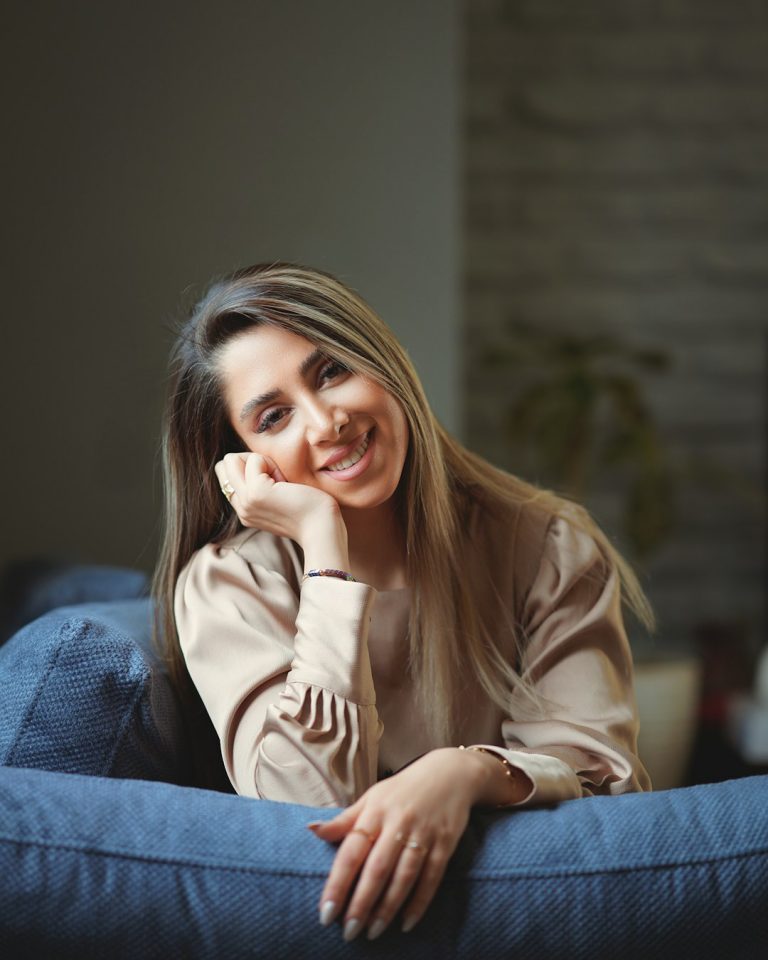 如何让你的伴侣在第一次聊天时发笑